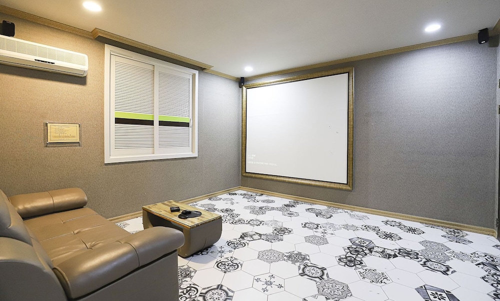 tiffany self check in hotel