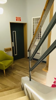 Hostal Paris,Olmedo>>Arroyo De La Encomienda,2 star