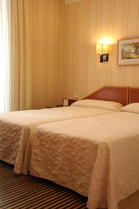 hostal paris