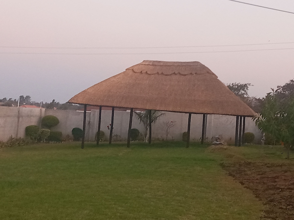 tingompela guest house