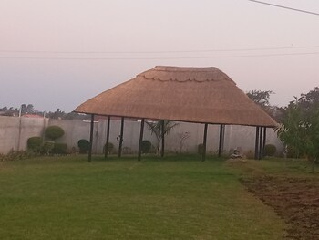 tingompela guest house