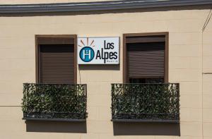 hostal los alpes