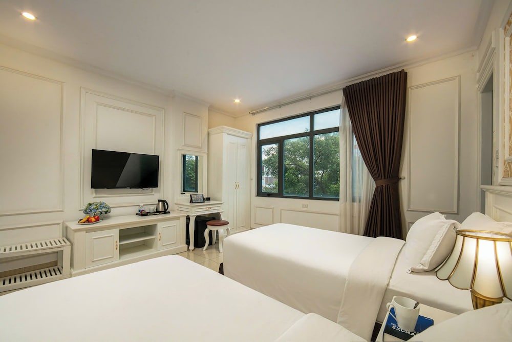 toan thang hotel by bay luxury