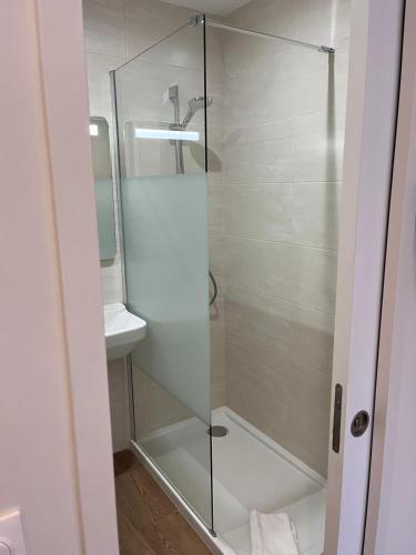 Hipotel Paris Voltaire Bastille,132 Boulevard Voltaire,3 star