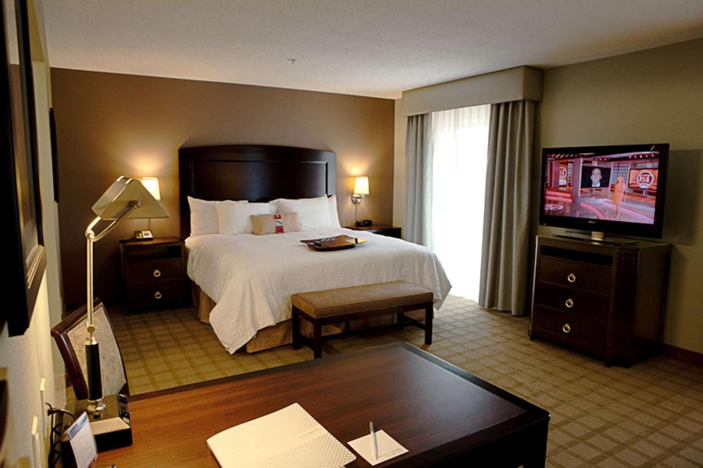 hampton inn and suites detroit canton