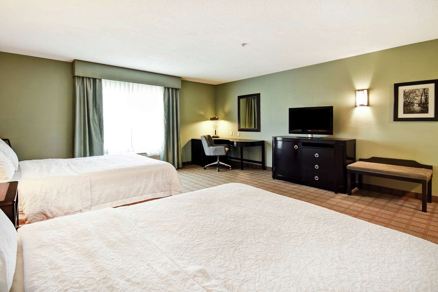 hampton inn and suites detroit canton