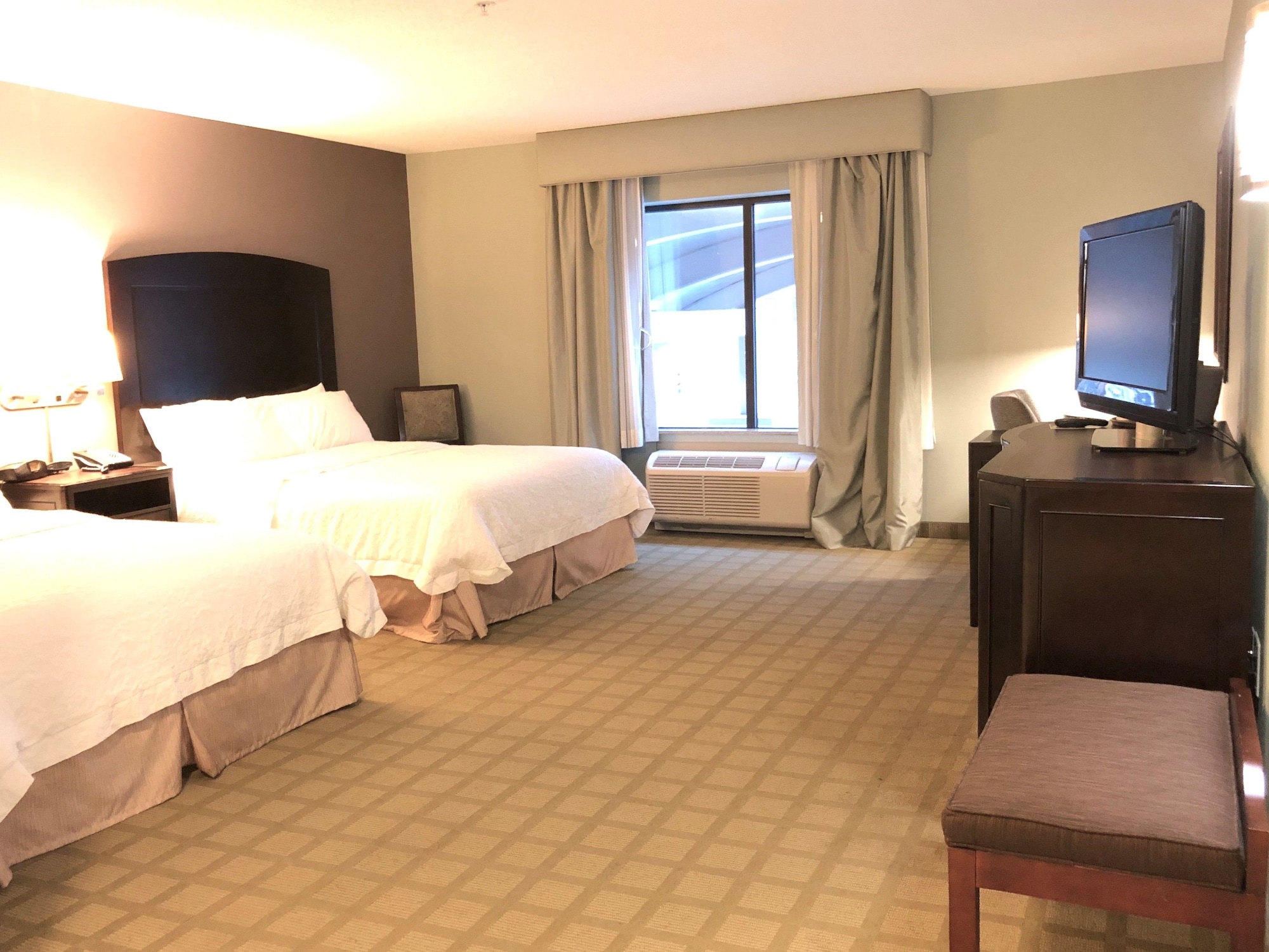 hampton inn and suites detroit canton