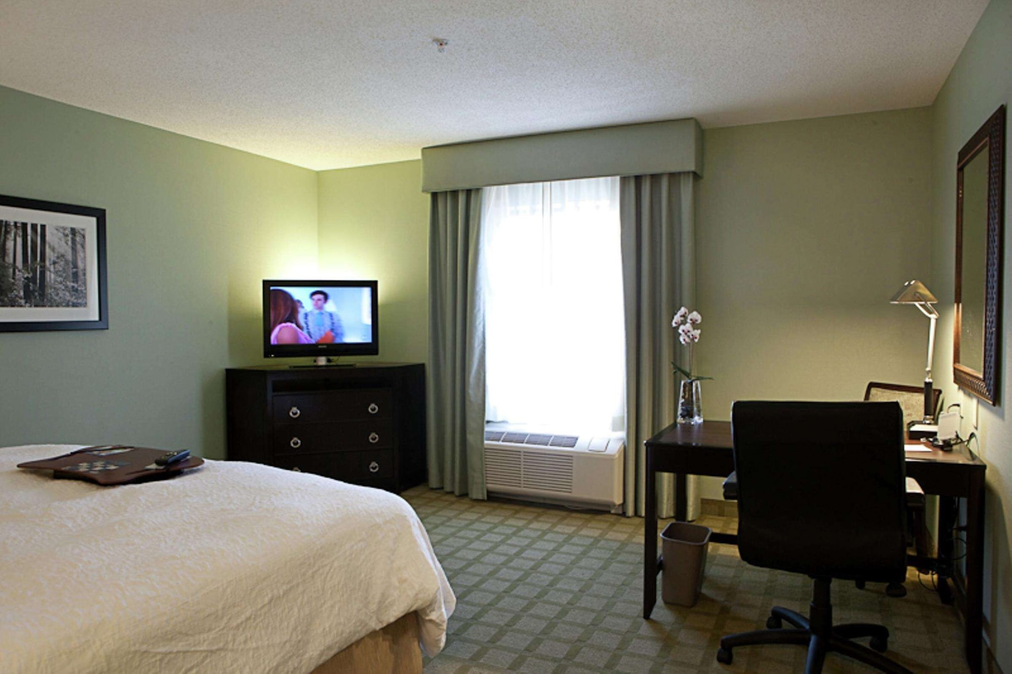 hampton inn and suites detroit canton