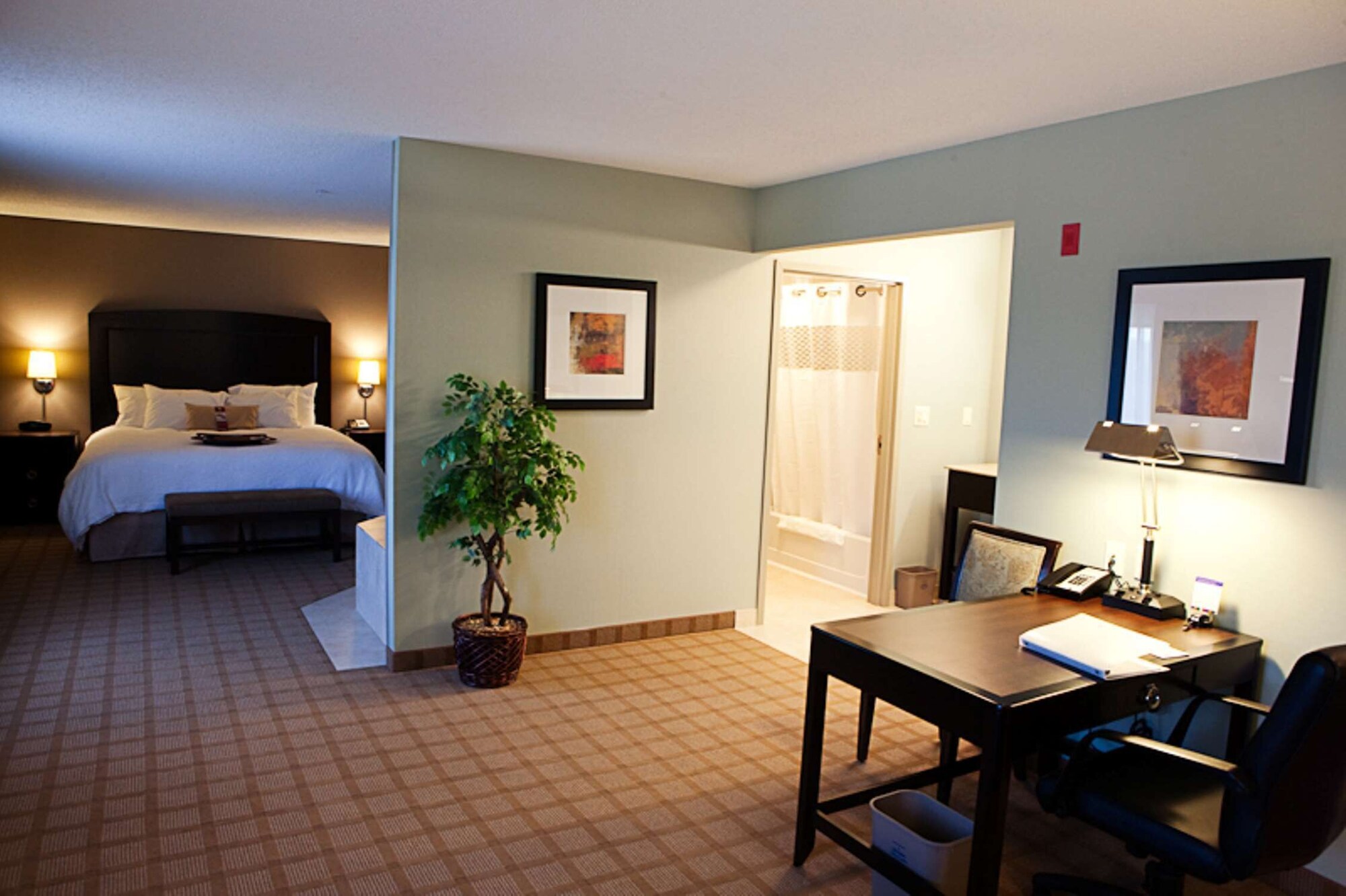 hampton inn and suites detroit canton