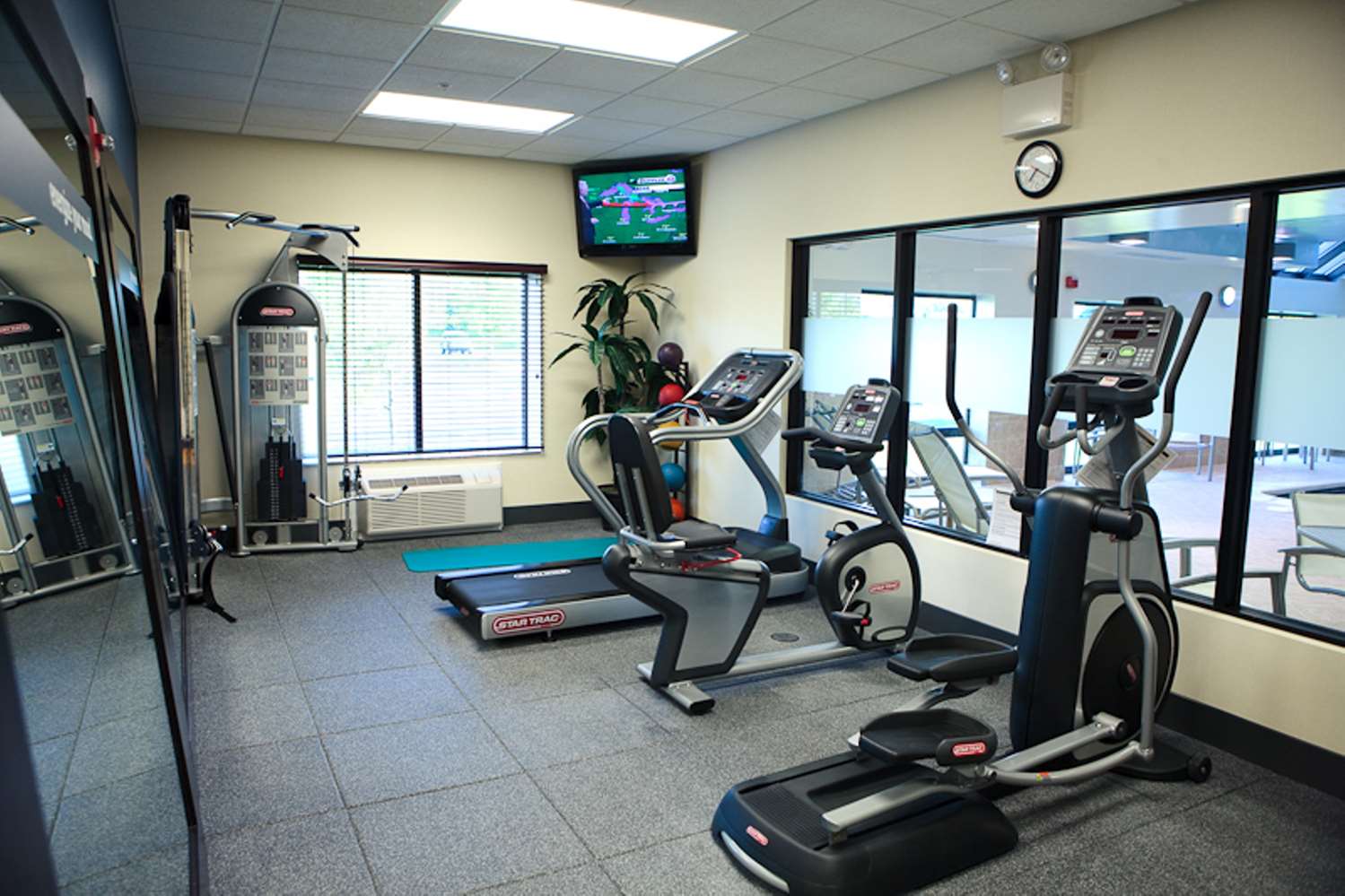 hampton inn and suites detroit canton