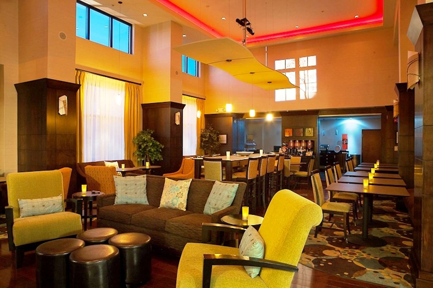 hampton inn and suites detroit canton