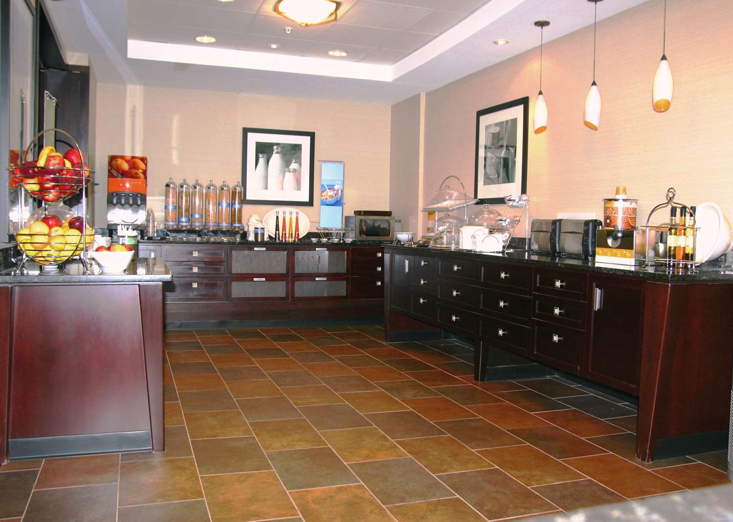 hampton inn and suites detroit canton