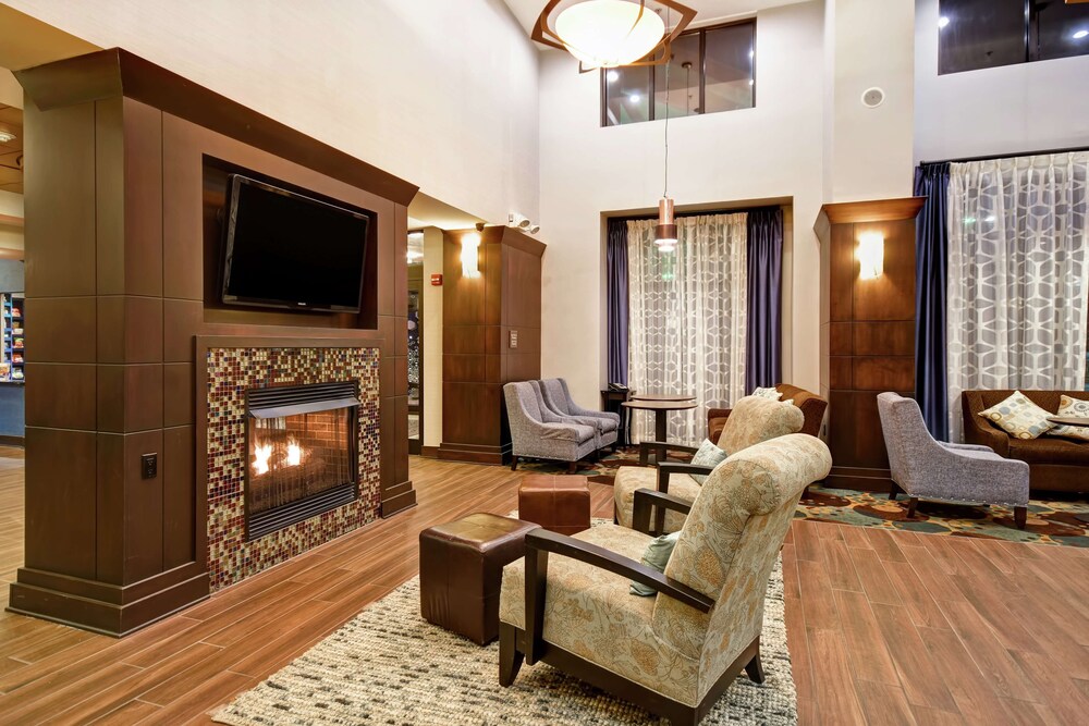 hampton inn and suites detroit canton