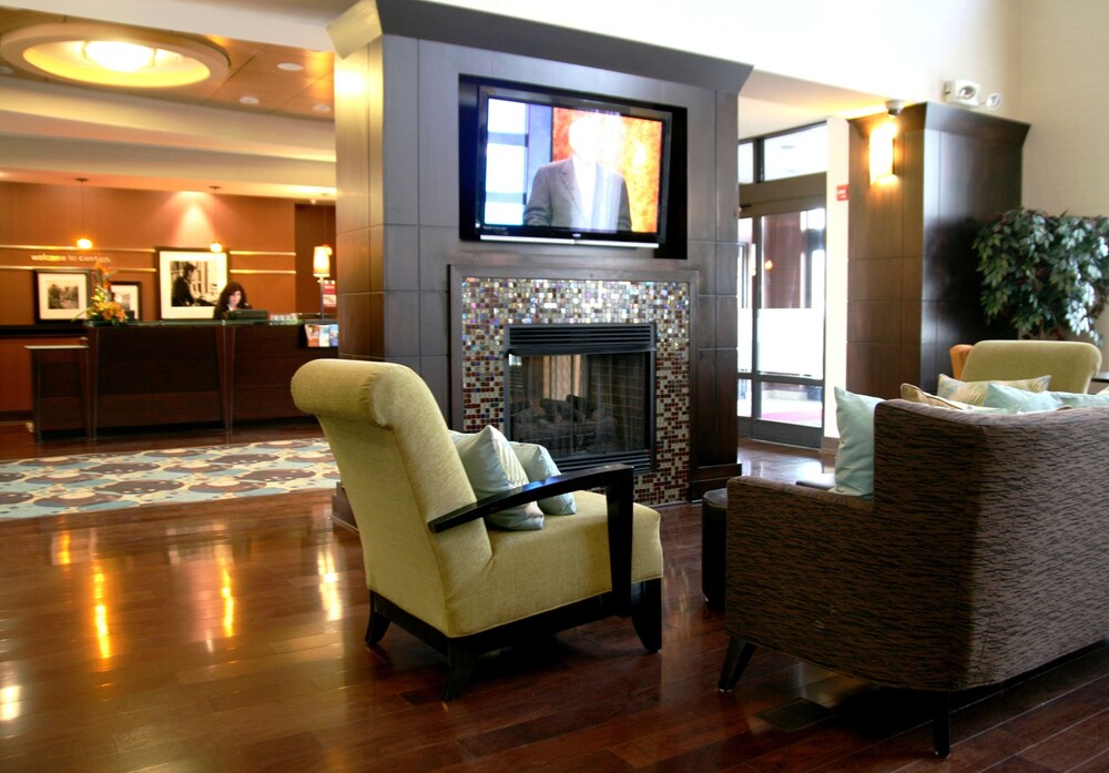 hampton inn and suites detroit canton