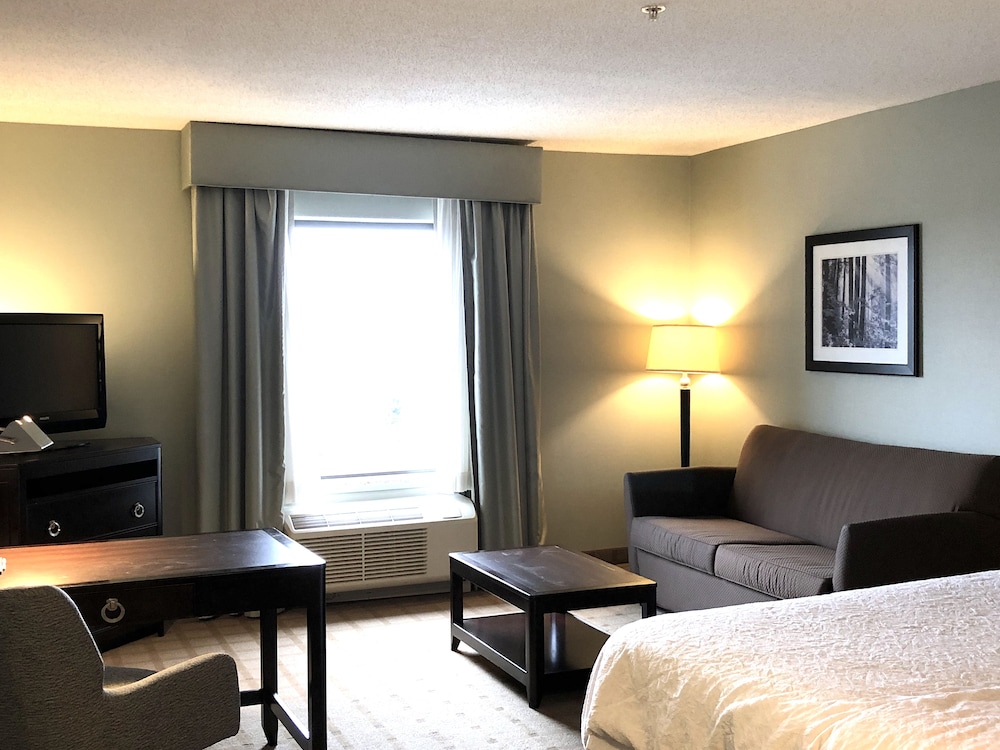hampton inn and suites detroit canton
