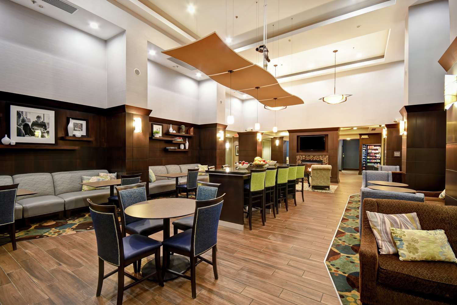 hampton inn and suites detroit canton