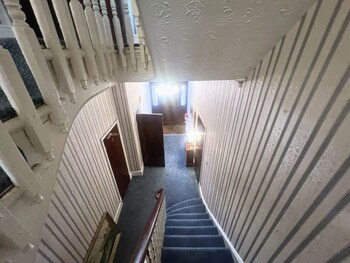 Helen's Hotel,,2 star