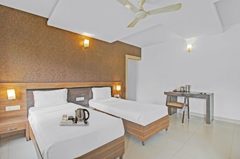 townhouse 692 hotel nera regency