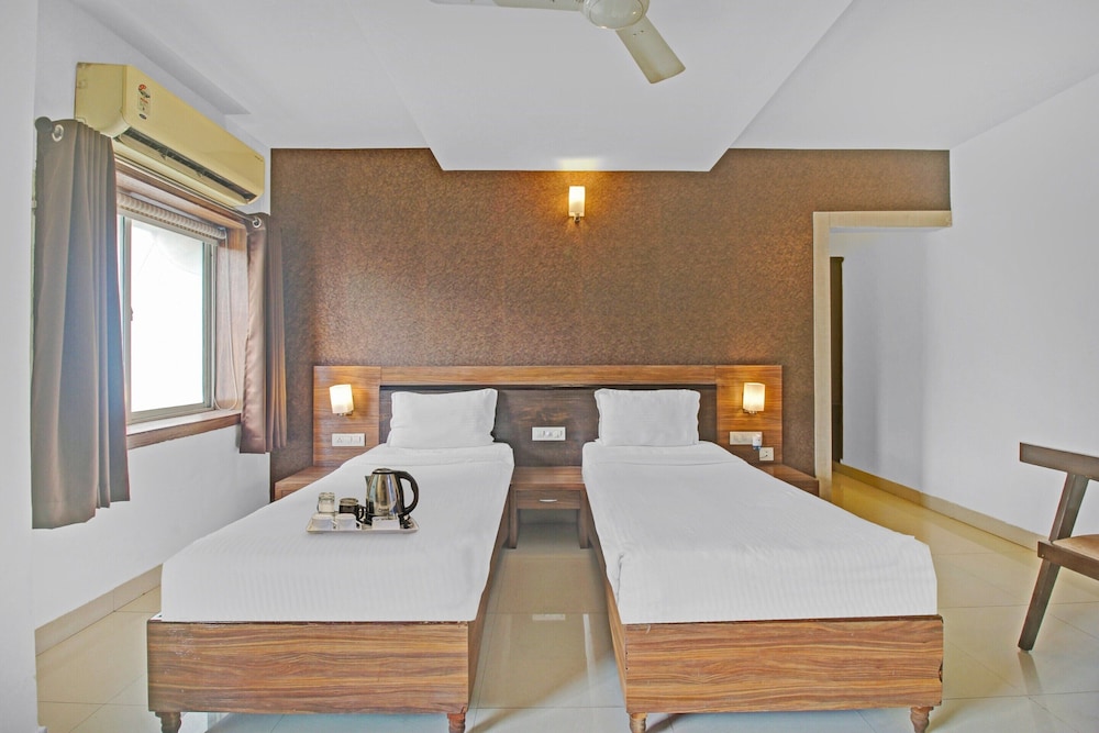 townhouse 692 hotel nera regency