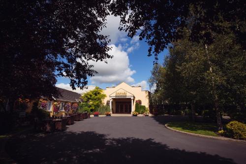 hamlet court hotel