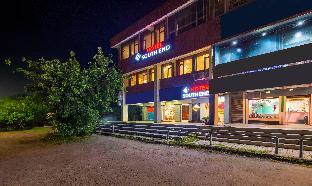 Treebo Trip Southend,,3 star