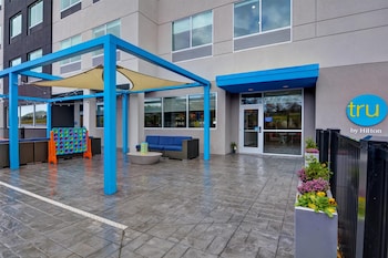 tru by hilton augusta washington road