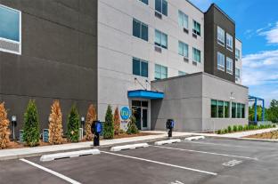 tru by hilton holland mi