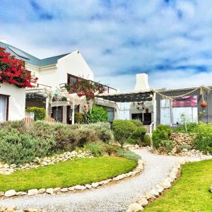farr out guesthouse
