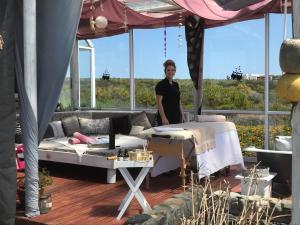 farr out guesthouse