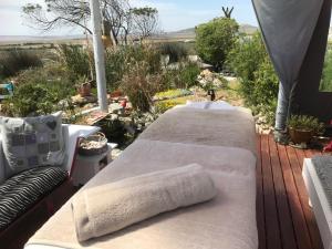 farr out guesthouse