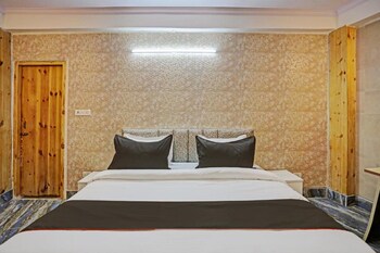 Umen Hotel Sector 66,,2 star