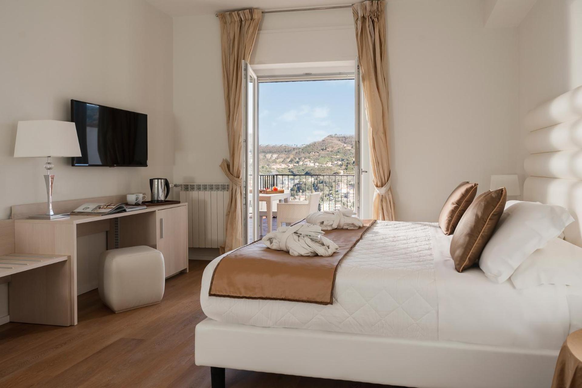 Grand Hotel Europa,Genoa>>Ameglia,3 star