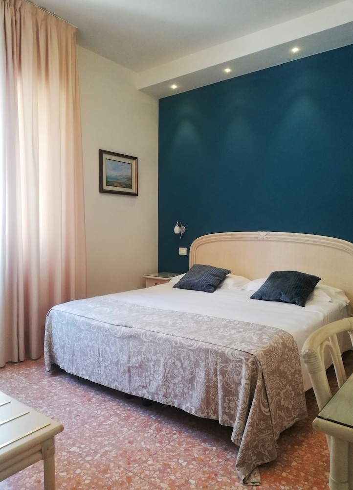 hotel villa europa