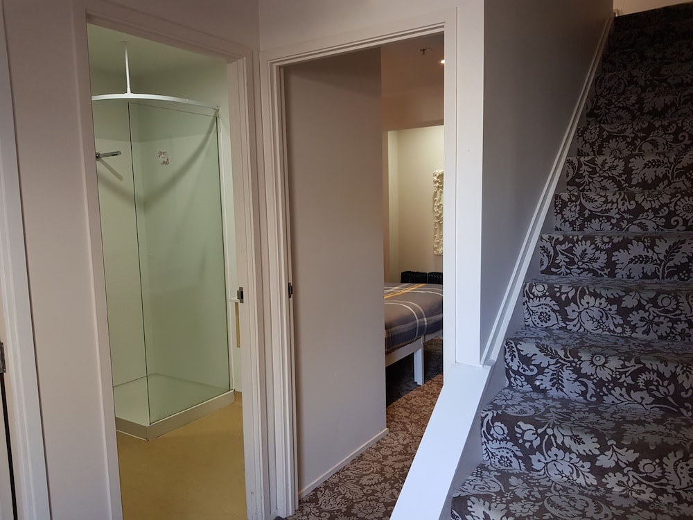 empire apartments