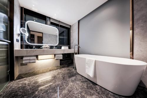 urcove by hyatt shenzhen luohu