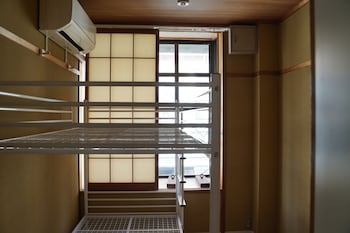 usatsuno osu hostel