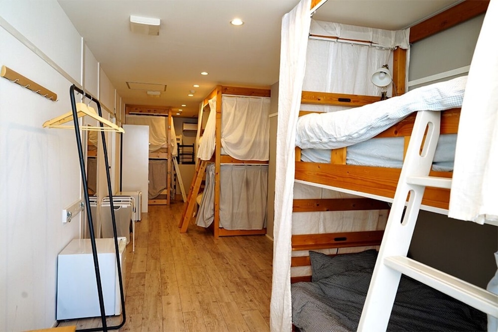usatsuno osu hostel