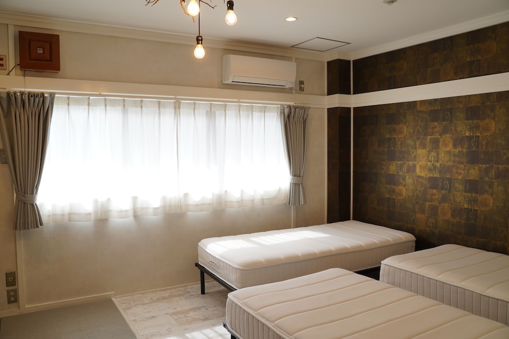 usatsuno osu hostel