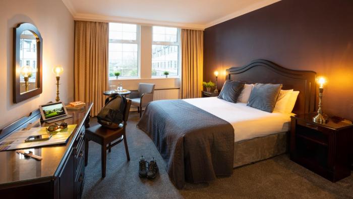 twin trees hotel