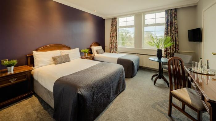twin trees hotel