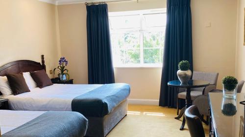 twin trees hotel