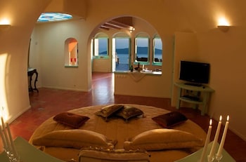 vallas apartments and villas