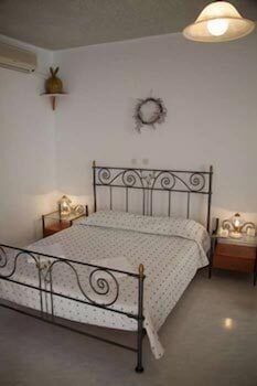 vallas apartments and villas