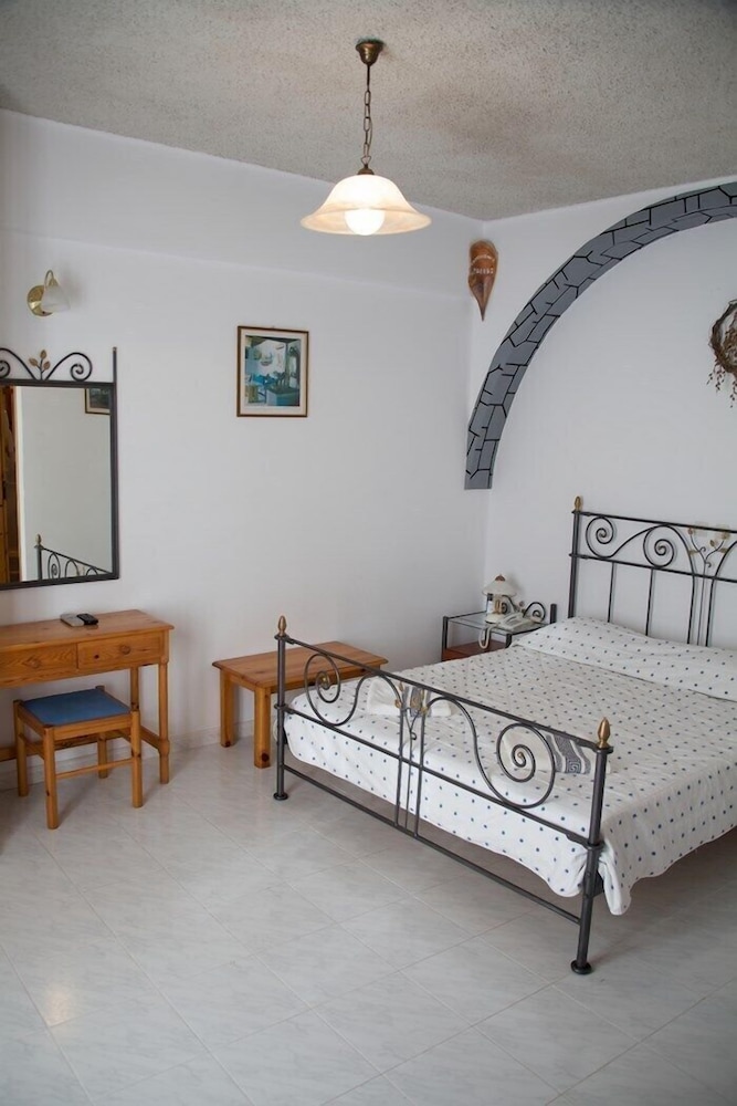 vallas apartments and villas
