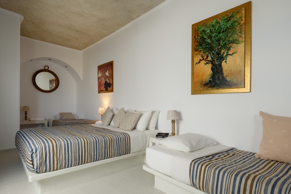 vallas apartments and villas