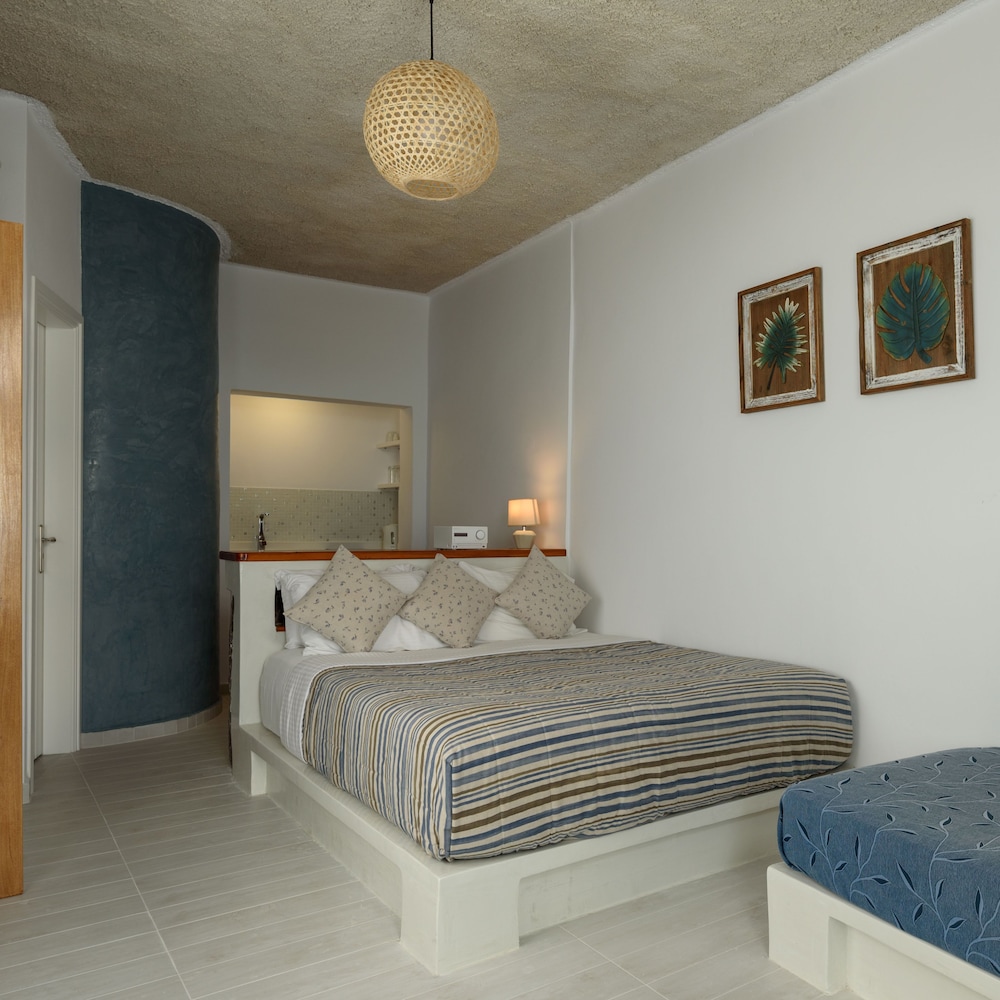 vallas apartments and villas