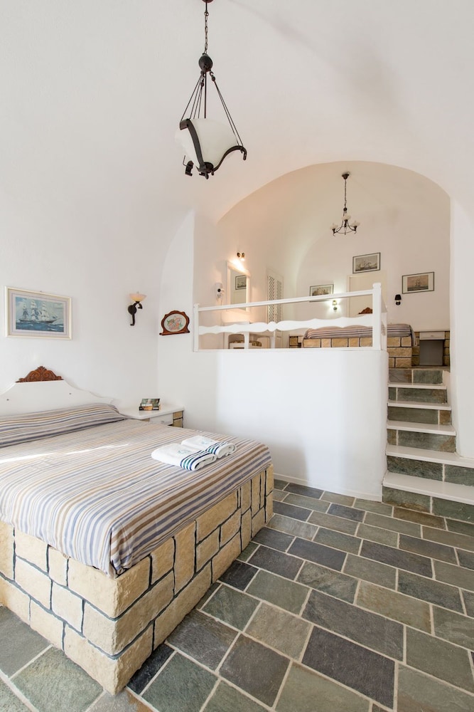 vallas apartments and villas