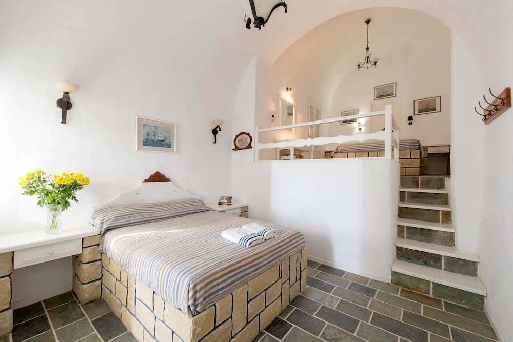 vallas apartments and villas