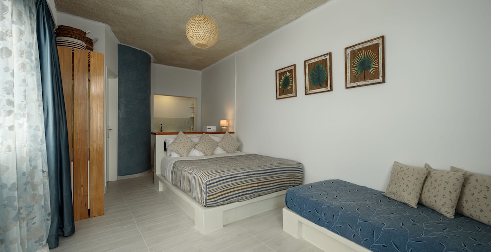 vallas apartments and villas