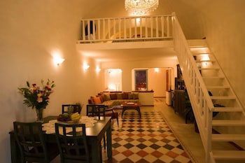 vallas apartments and villas